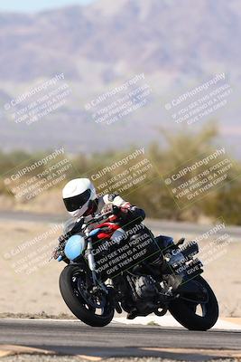 media/Dec-01-2025-Moto Forza (Mon) [[2daa91e15f]]/3-Beginner Group/Session 3 (Turn 3)/